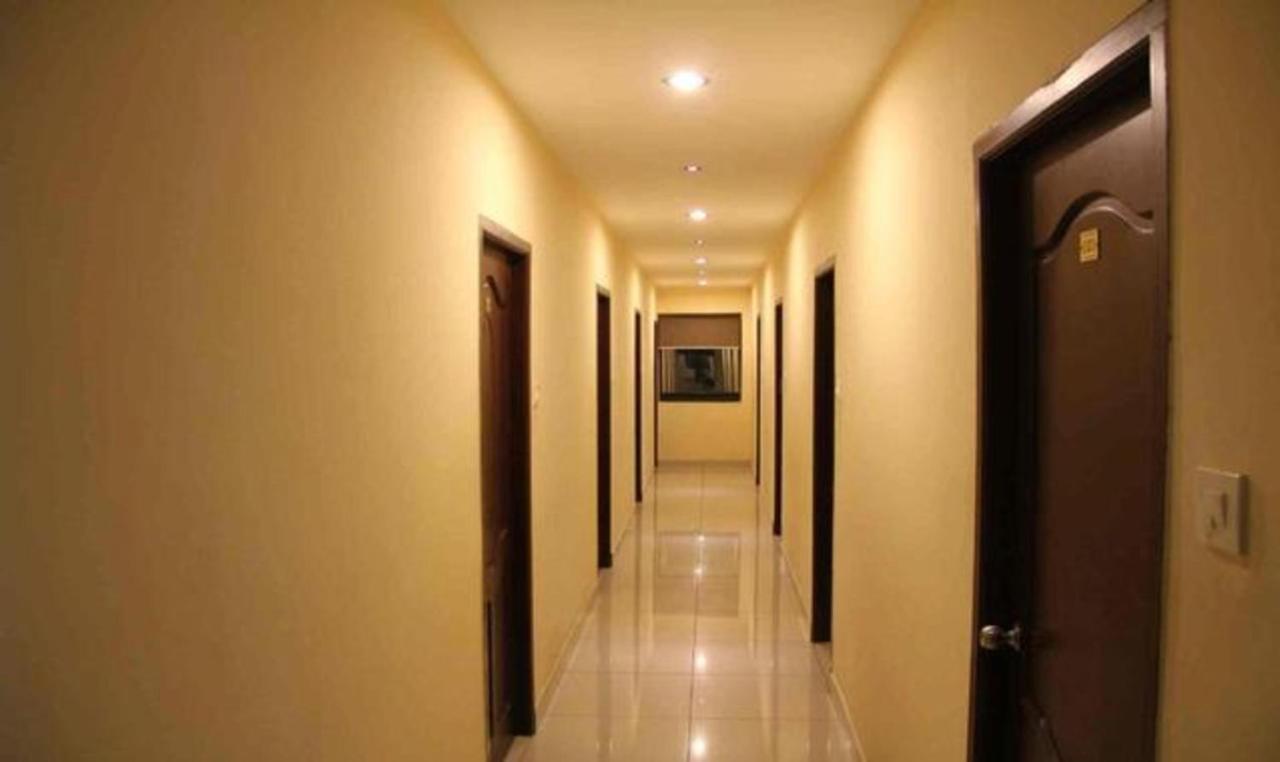 Fabhotel Smack Residency Chennai Exterior photo