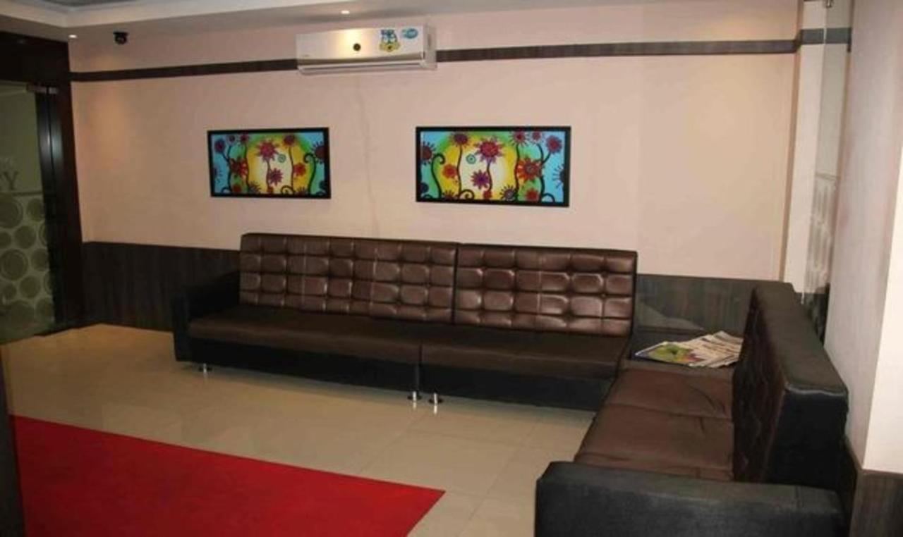Fabhotel Smack Residency Chennai Exterior photo